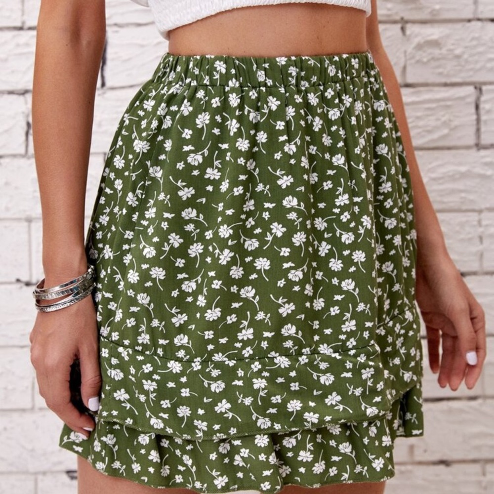 Whimsical Floral Print Skirt - Picture 2 of 7